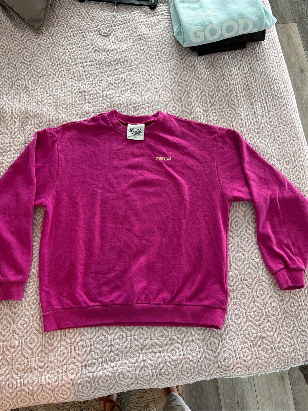 Marmot Men's Crewneck Sweatshirt in Bright Magenta